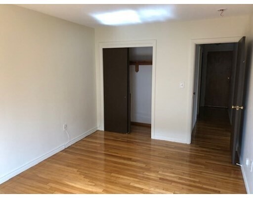 Building Photo - 180 Central St