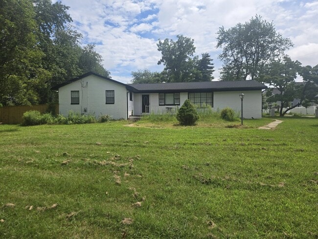 Building Photo - 7339 Green Acres Dr