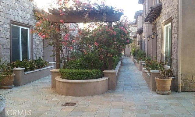 Building Photo - 128 E Broadway