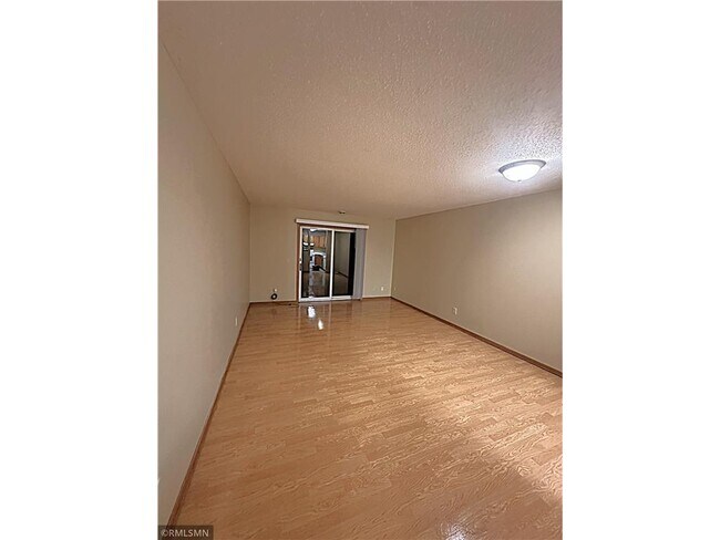 Foto del edificio - 831 Highview Dr