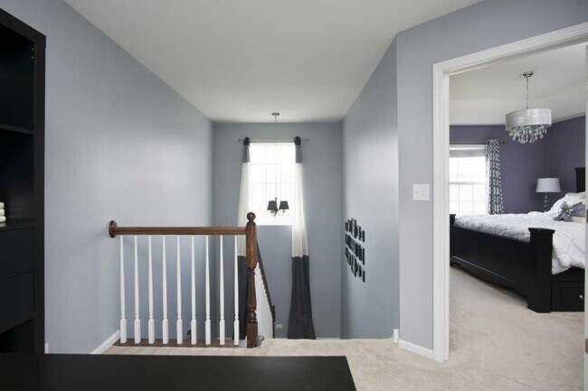Aterrizaje - 15353 Sheffield Square Pkwy