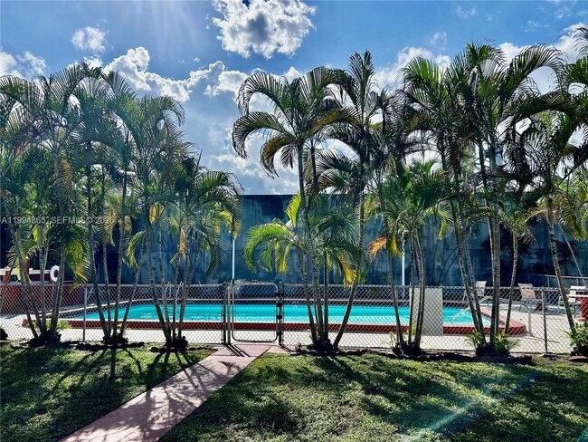 Foto del edificio - 2918 Funston St