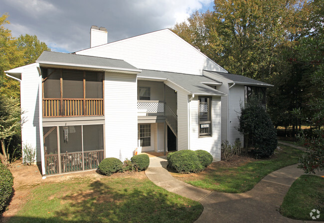 Building - The Hedges Apartments