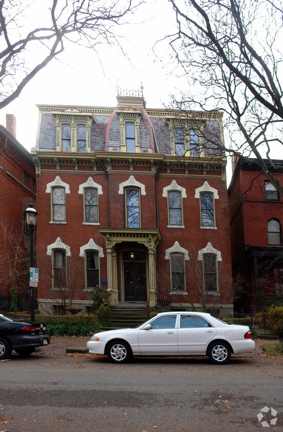 Building Photo - 841 N Lincoln Ave
