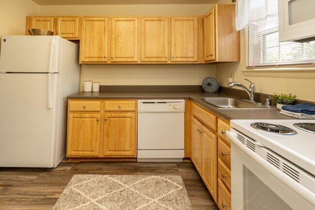 Foto del edificio - Seven Oaks Townhomes