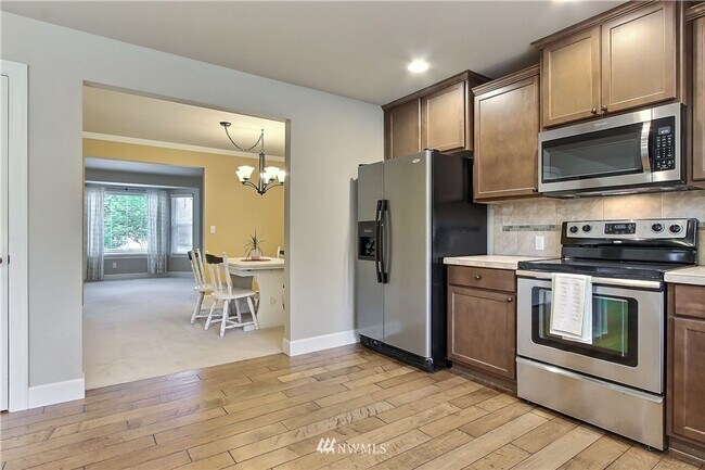 Building Photo - Gorgeous Home in Lacey’s Coveted Courtney ...