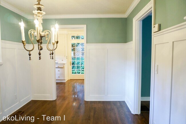 Building Photo - 3 br, 1.5 bath House - 2860 SW Fern Street