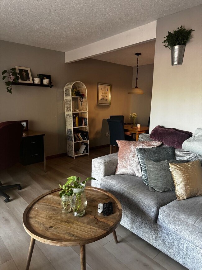 Foto del edificio - Spacious 2BR Condo in Denver