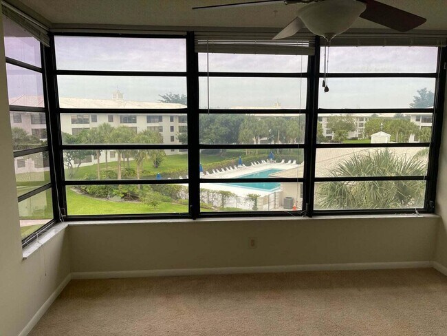 Foto del edificio - 3710 Whitehall Dr