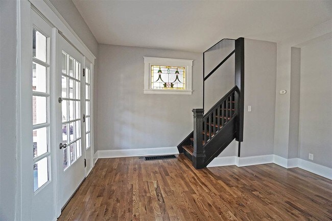 Building Photo - 815 Linden Ave
