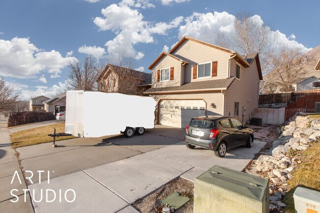 Building Photo - Super Cute Home in Springville