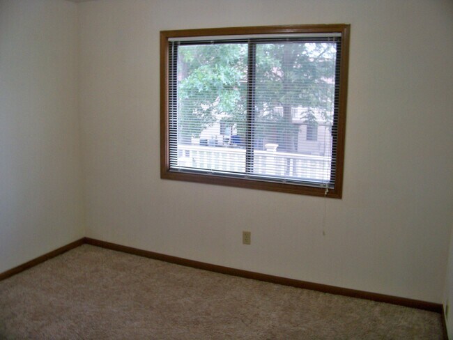 Building Photo - 1301 Brian Plz