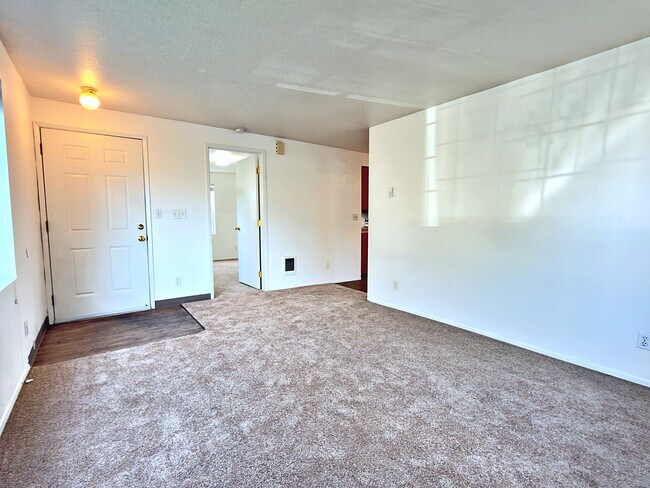 Foto del edificio - 905 NE 94th Ave