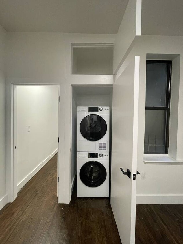 Foto principal - 1802 Bay Ridge Ave