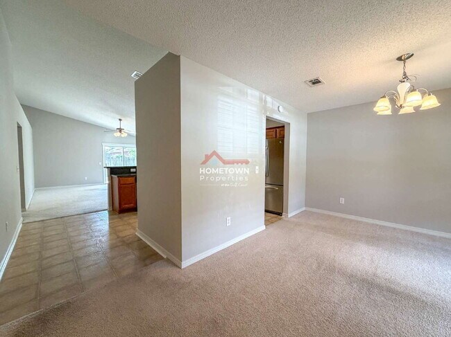 Building Photo - 697 Mozingo Ln