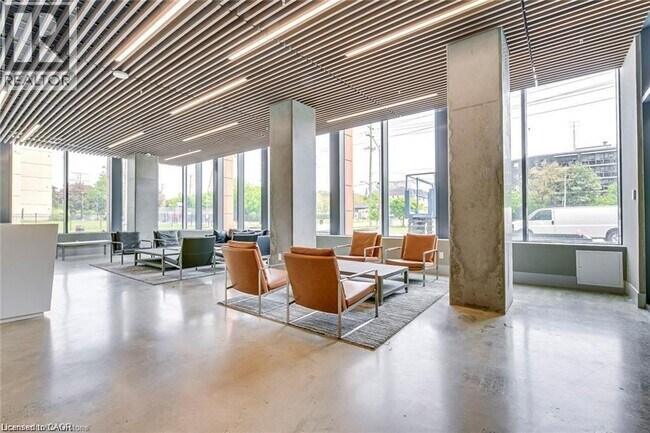 Photo du bâtiment - 500 Brock Ave