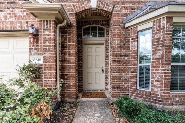 Building Photo - 3515 Leaf Vines Dr