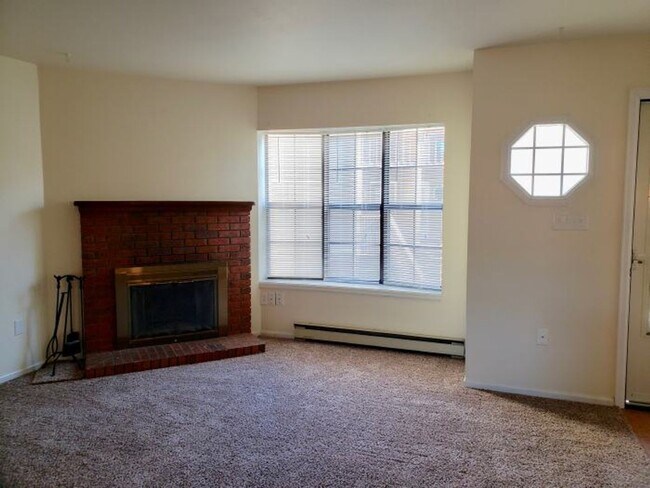 Building Photo - PROMO *$250 Admin Fee Waived* Lovely 2BR C...