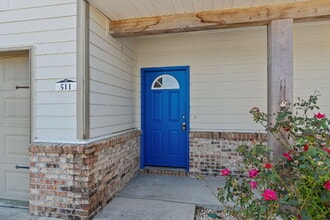 Building Photo - 511 Arbor Lake Dr