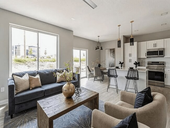 Foto del edificio - 15588 Rocklyn Dr