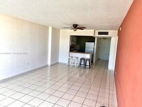 Building Photo - 1228 West Ave