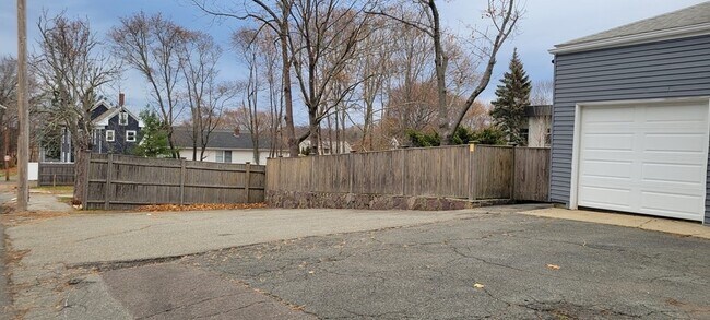 Building Photo - 37 Wendell St