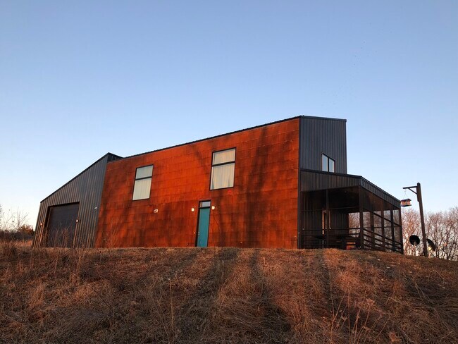 Building Photo - W1587 Alpine Rd