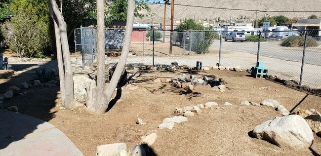 Building Photo - **COMING SOON ** 3 Bed 1 Bath Home