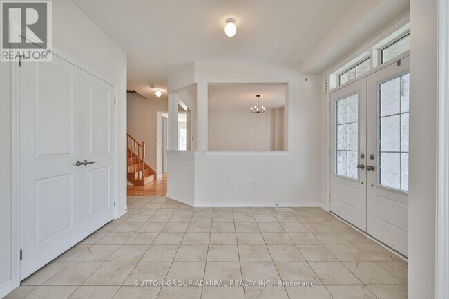 Photo du bâtiment - 1417 Farrow Cresent