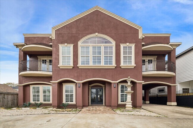 Foto del edificio - 5027 Creekmont Dr