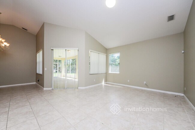 Building Photo - 2628 Palomar Ave SE