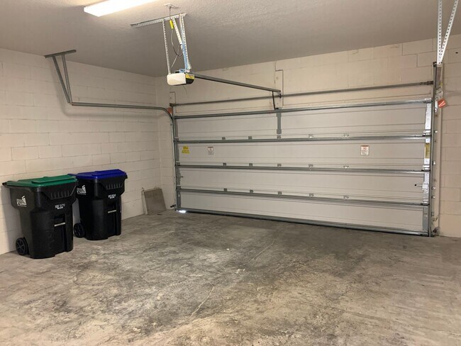 Foto del edificio - 3 Bedroom, 2.5 bath townhome n Windermere,...