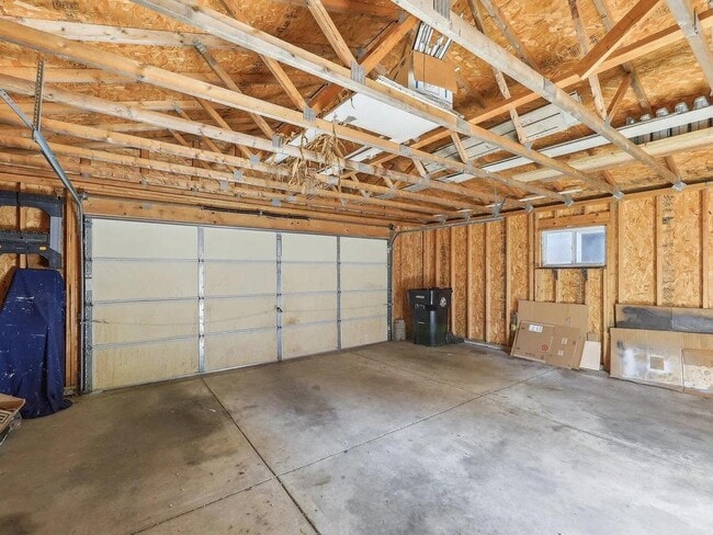 Building Photo - 3672 E Munkwitz Ave
