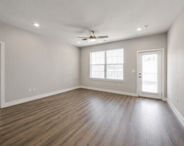 Foto del edificio - 2903 Lakeside Pkwy