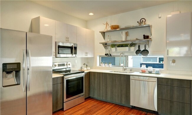 Foto del edificio - Greenbelt Station Townhomes - Beacon Hill