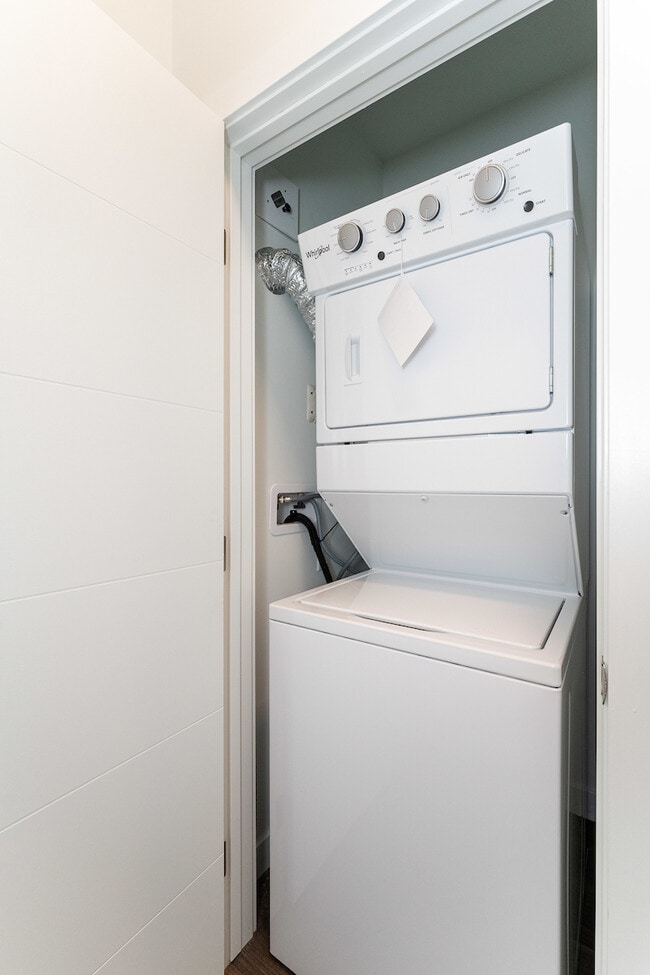 Building Photo - The Trax