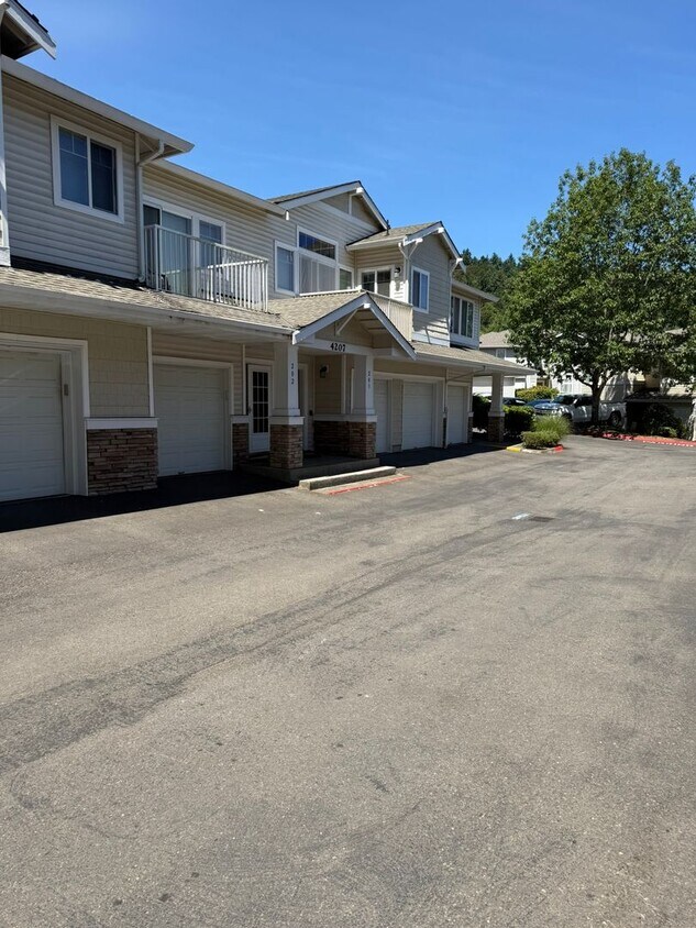 Foto principal - 2Bd/2Ba Kent Condo