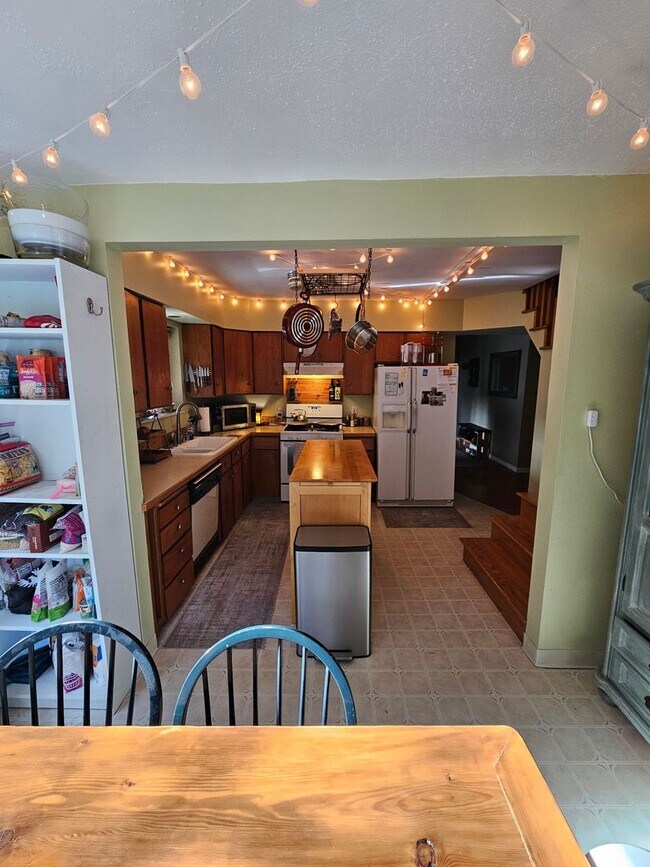 Foto del edificio - Charming 3 Bedroom, 2 Bathroom House near Fairhaven!! Check out our virtual Tour!