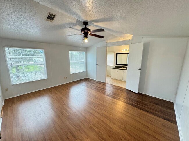 Building Photo - 4925 Warpath Dr