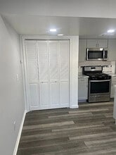 Building Photo - 23 Delavan Ct