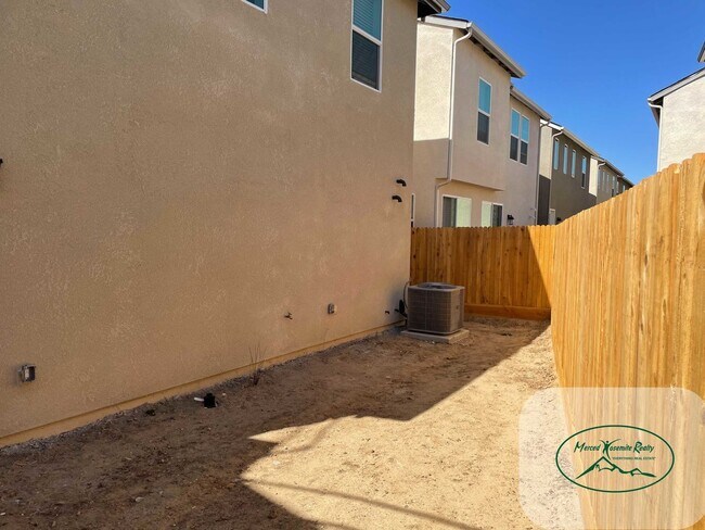 Foto del edificio - Apply Now to Schedule Viewing. Available u...