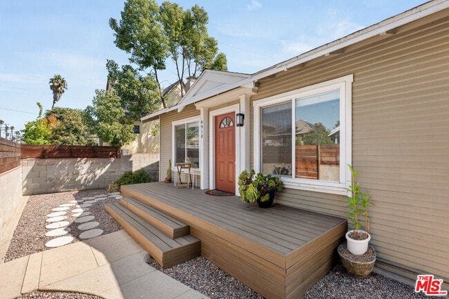 Foto del edificio - 4910 Monte Vista St