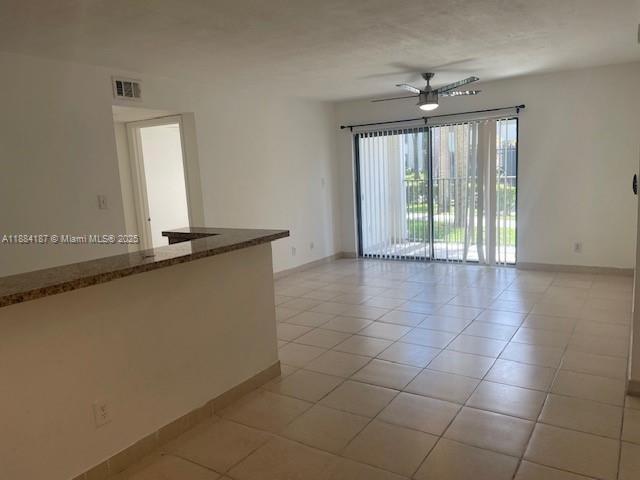 Foto del edificio - 560 S Park Rd