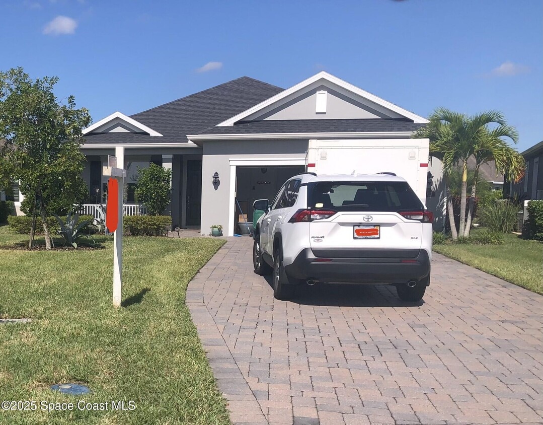 Foto principal - 7921 Mocan Ct