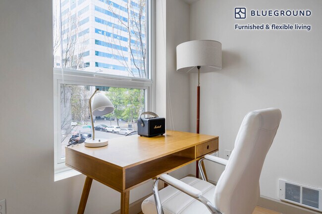 Foto del edificio - 1000 Minor Ave