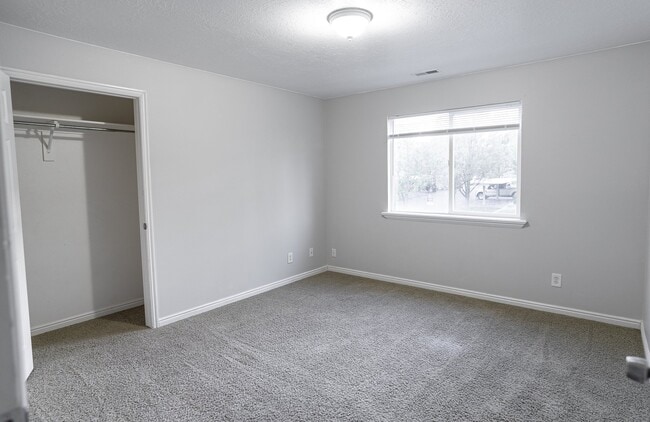 Foto del edificio - 8084 N Ridge Loop E