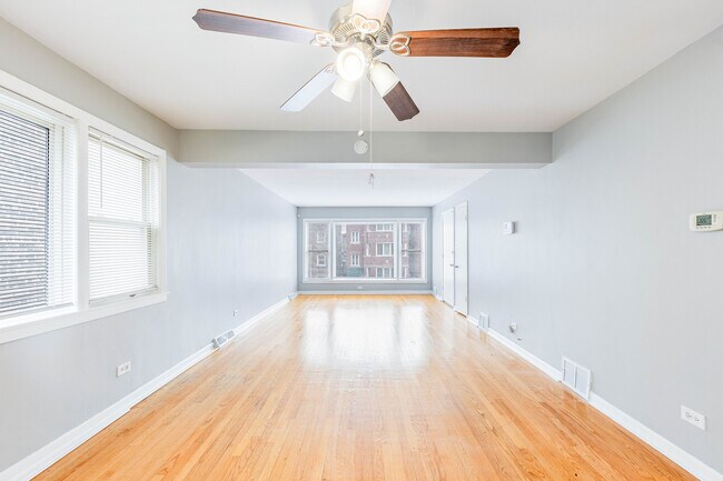 Foto del edificio - 7637 S Essex Ave