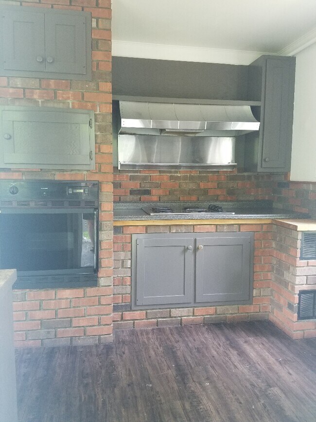 Foto del edificio - 115 Llenroc Ct