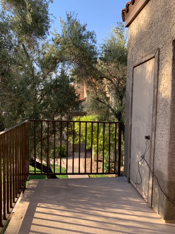 Building Photo - 1905 E University Dr