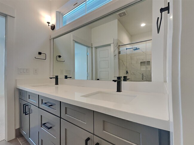 Foto del edificio - 2056 Johanna Dr